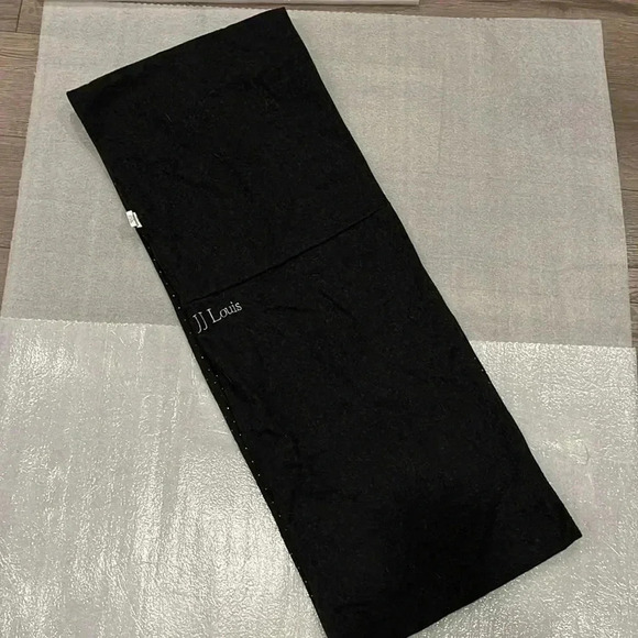 JJ Louis Black/ Gray Wool Blend Infinity Scarf - Picture 3 of 3